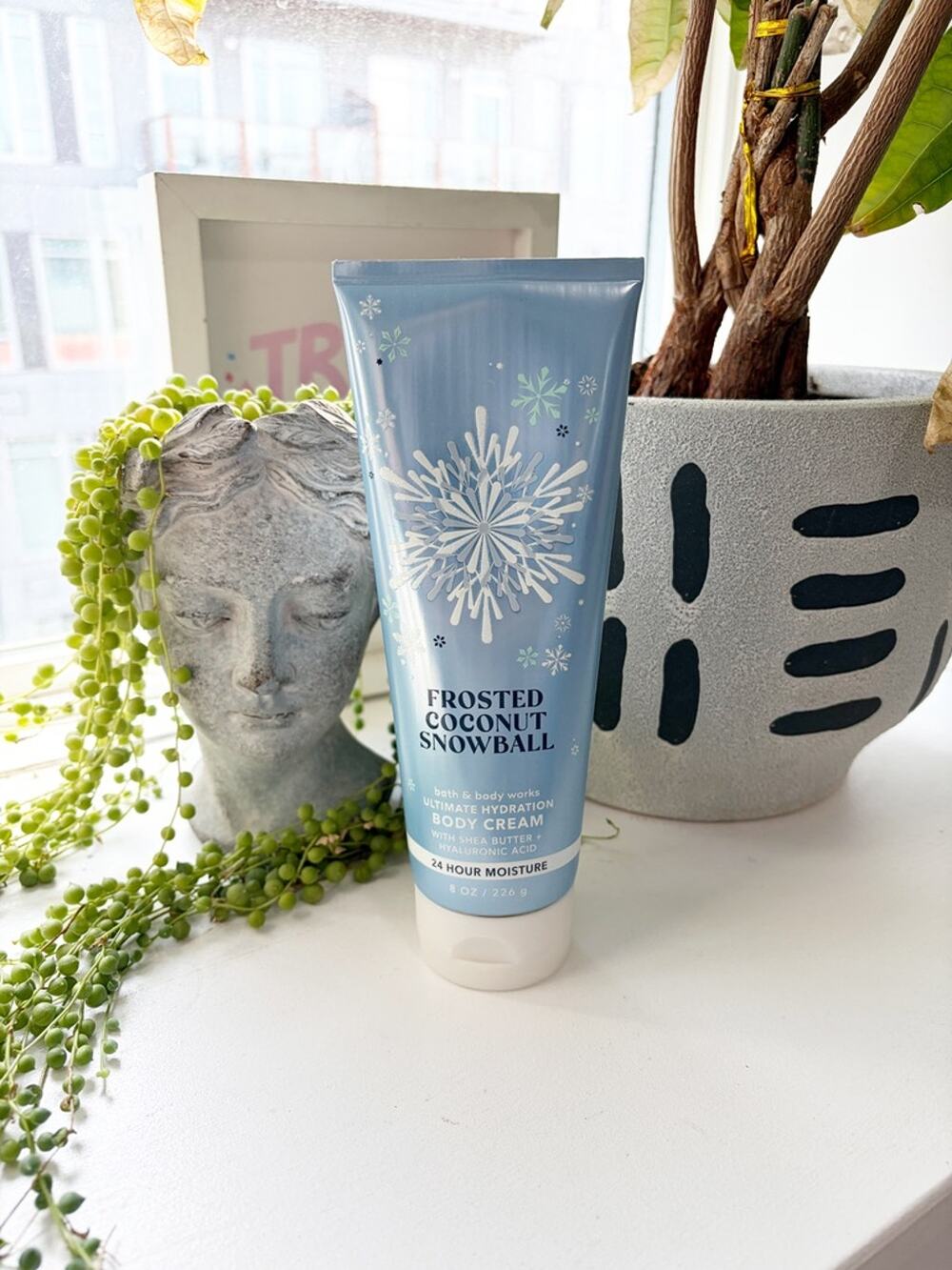 Bath & Body Works Frosted Coconut Snowball Body Cream